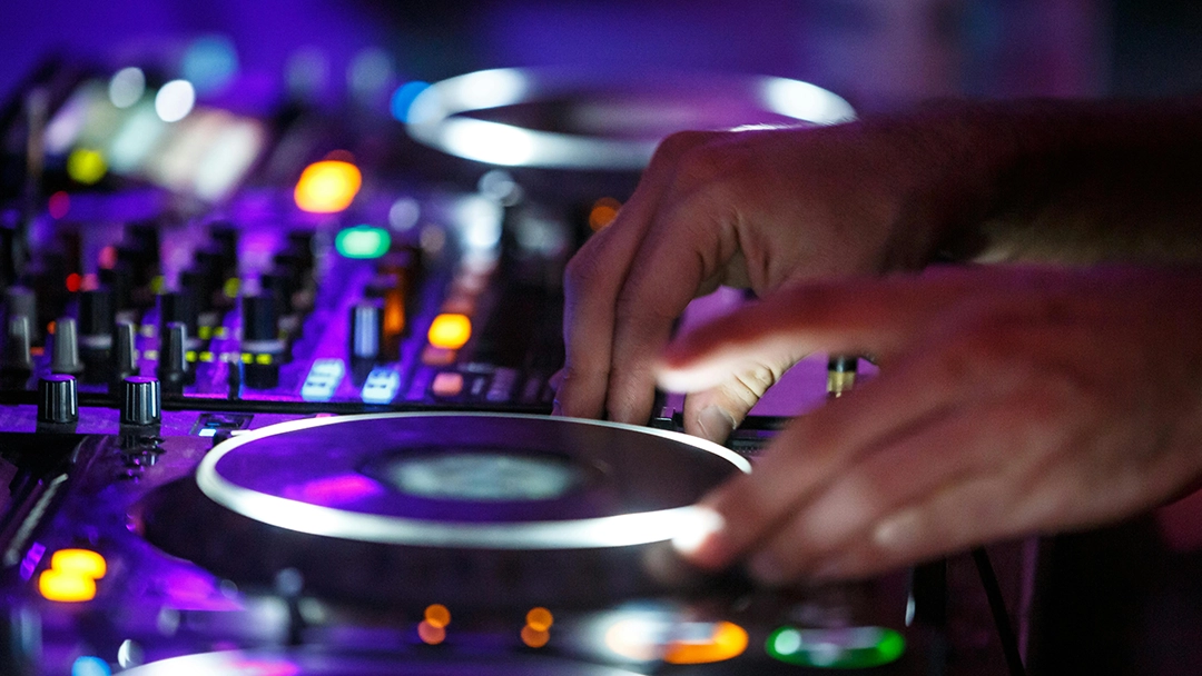 DJ turntable
